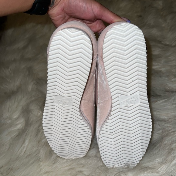 Pink Velvet Nike Cortez - Picture 5 of 6